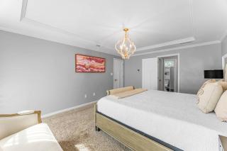 464) Beautiful home with Pool - great for kids - 1