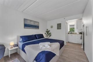 Cozy Studio 8 min to Disney w Pool and Free Parking - Kissimmee - 7