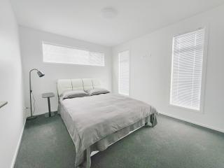 New Modern Townhouse Near Town& Beach - Dunedin - 9