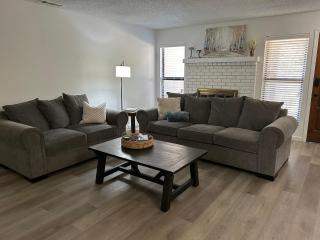 Visalia Near SNP cozy,spacious 2bd 2 Bath - 9