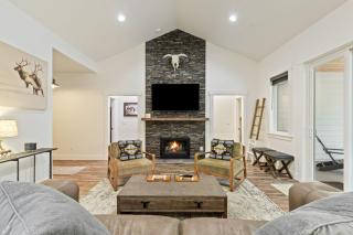 Luxury Rock Creek Abode - Clinton - 9