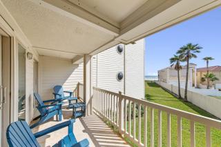 Bahia Mar Relax Waves and Views - South Padre Island - 7