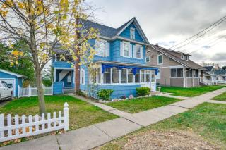 Walk to Downtown - Home with Porch in Clayton! - Clayton - 0