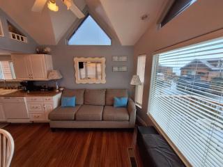 Ocean Cabin 23 Romantic Seaside Getaway - 4