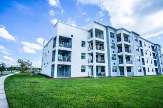 Comfortable 2BR Condo w/ Lake Views - Kissimmee - 9