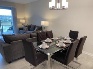 Comfortable 2BR Condo w/ Lake Views - 6