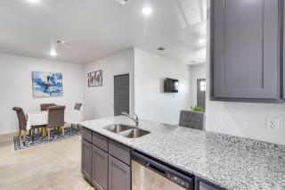Newly Built Home 2 Mi to Dtwn Temple! - 3