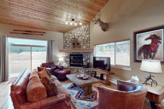 Mountain Meadow Retreat - Big Sky - 9