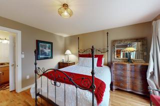 Mountain Meadow Retreat - Big Sky - 1