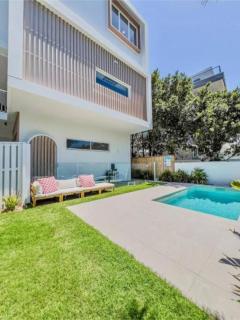 Large New Large Luxury Villa - Gold Coast - 0