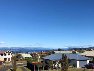 Holiday Home Lake Taupo - Taupo - 9