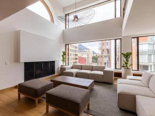 Stunning 3BR Triplex in Rosales - Bogotá - 6