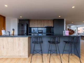 Stunning 3BR Triplex in Rosales - Bogotá - 2