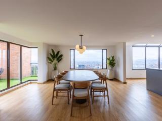 Stunning 3BR Triplex in Rosales - Bogotá - 4