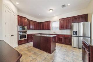 3BR 3Ba Home l Spacious l Walkable l Washington Ave - 6