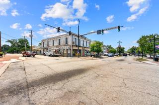 Lavish Loft on Main St - Walk to Stn Mtn Park! - Stone Mountain - 5