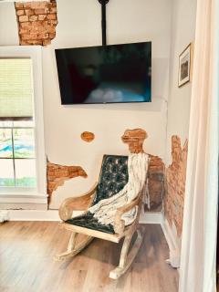 1920 Brick House-Brick Oven Pizza-Pets-Breweries - 4