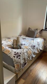 London Single Refurbished Bedroom - 3