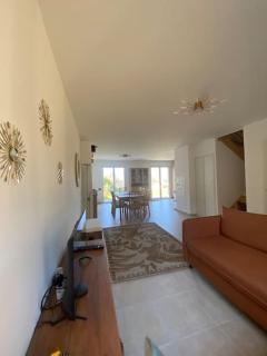 VILLA VUE LAC -3 chambres jardin-proche du lac et du Centre-ville , 2 places parking - Mouxy - 3