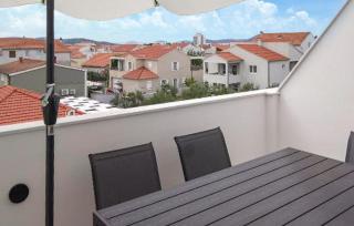 2 Bedroom Beautiful Apartment In Vodice - Vodice - 5