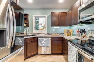 1 Mi to Dtwn Casper Homey Getaway with Yard! - 2