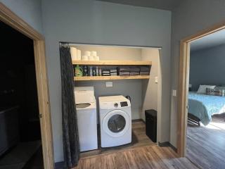 Cozy 2-bedroom Retreat In Town - Fairbanks - 3
