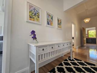 RoseIris Cottage - City Charm in Central West Hobart - - 2