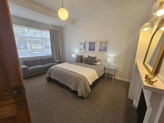 RoseIris Cottage - City Charm in Central West Hobart - 0