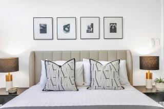 Monochrome Muse - Stylish Retreat near CBD & Beach - South Plympton - 4