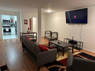 Cozy Family Getaway - NYC & NWK with free parking - Bayonne - 0