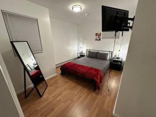 Cozy Family Getaway - NYC & NWK with free parking - Bayonne - 1