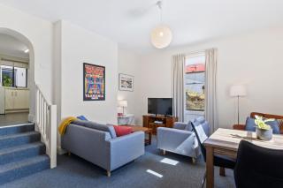 338 on Murray walk to restaurant strip - Hobart - 0