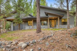 New! Spring Mtn Paradise - Pet friendly, single level w/hot tub and clubhouse access - McCall - 5