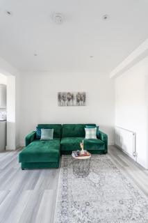 Cozy Downtown Apartment - 6