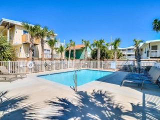 TRUE BLUE-Coastal cottage-3 min walk to beach! POOL! - Gulf Shores - 9