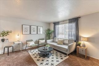 Mountain Biking Close By Fully Fenced Yard - 6