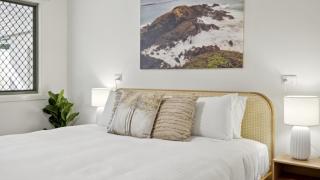 Sunset Palms - Stylish Retreat, BBQ, Walk to Beach - Coffs Harbour - 3