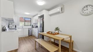 Sunset Palms & Studio - Stylish abode, near beach - Coffs Harbour - 7
