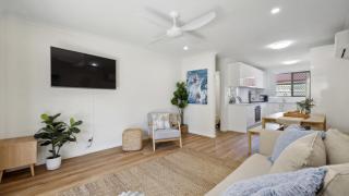 Sunset Palms & Studio - Stylish abode, near beach - Coffs Harbour - 8