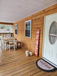 Sugar Bear Cabin with boat parking 5 mins to State Park & golf - Burkesville - 6