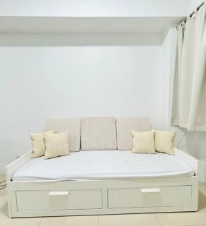 Budget Accommodation at Ace Suites by the Famous Indoor Water Spa - Manila - 3