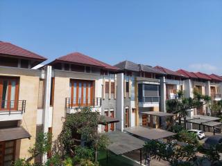 Casa Como Ciumbuleuit - spacious 3 Beds Townhouse - Bandung - 7