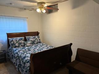 2 Bedrooms Basement Apartment - Tallahassee - 3
