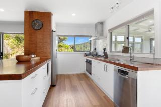 Waitorupai Retreat 1 - Sandy Bay Holiday Home - Whangarei - 2