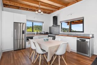Waitorupai Retreat 2 - Sandy Bay Holiday Home - Whangarei - 6