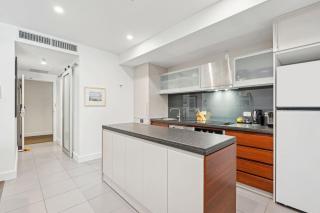 Belle Escapes - Beachside Apartment in Glenelg - 3