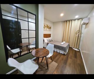 A & G Lodge - - 7