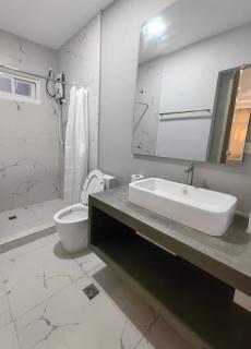 A & G Lodge - - 3