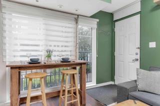 1BD in Liberty Village beside Lake - 5