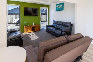 Large Family Home Near The Landing - Christchurch - 9